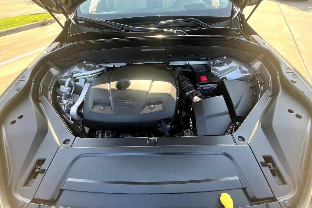 used 2022 Volvo XC90 car, priced at $34,074