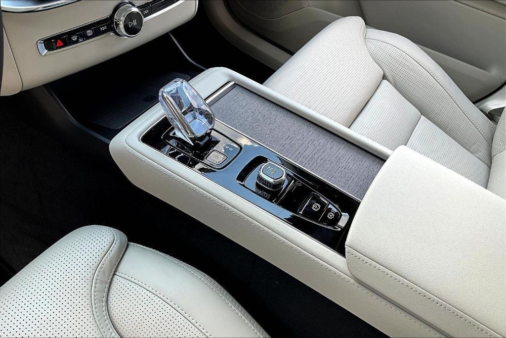 new 2026 Volvo XC90 car, priced at $75,155