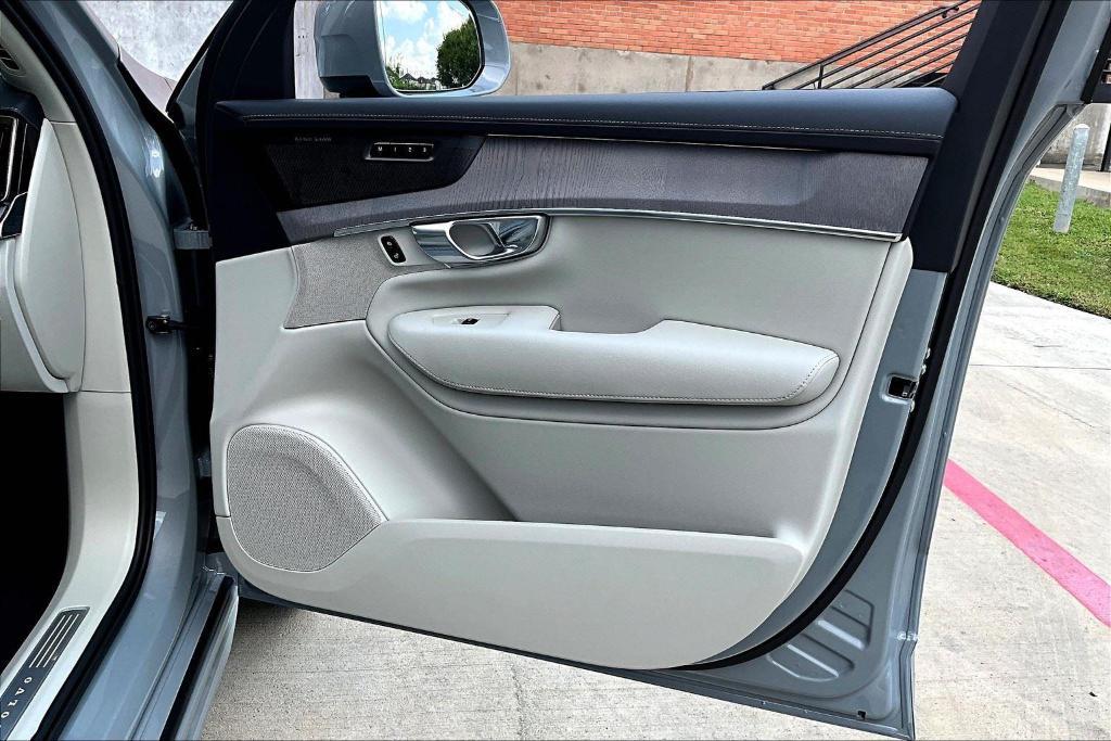 new 2026 Volvo XC90 car, priced at $75,155