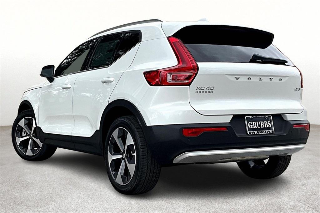 new 2025 Volvo XC40 car, priced at $47,695