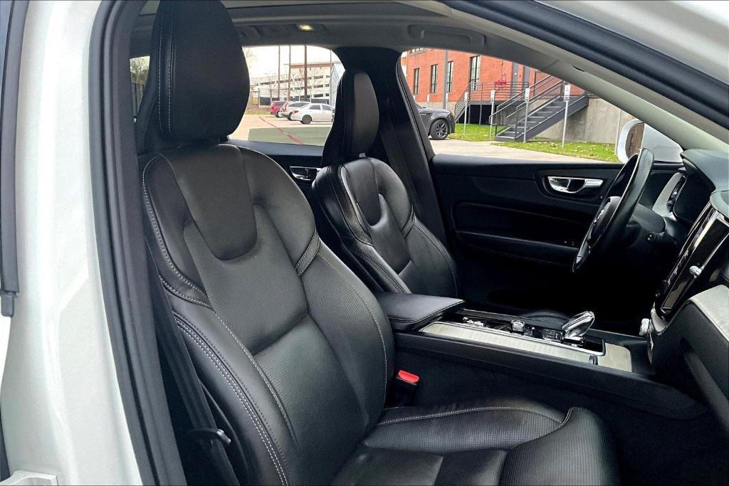 used 2022 Volvo XC60 car, priced at $33,450