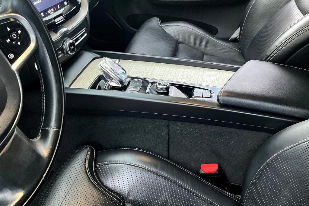 used 2022 Volvo XC60 car, priced at $33,450