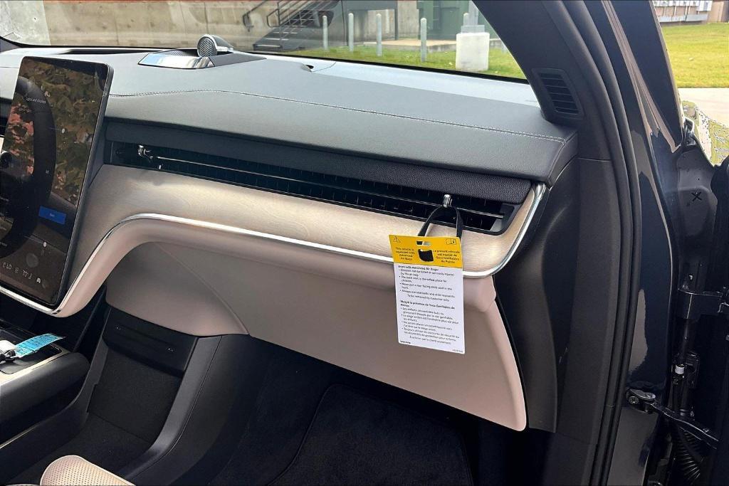 new 2025 Volvo EX90 car, priced at $97,225