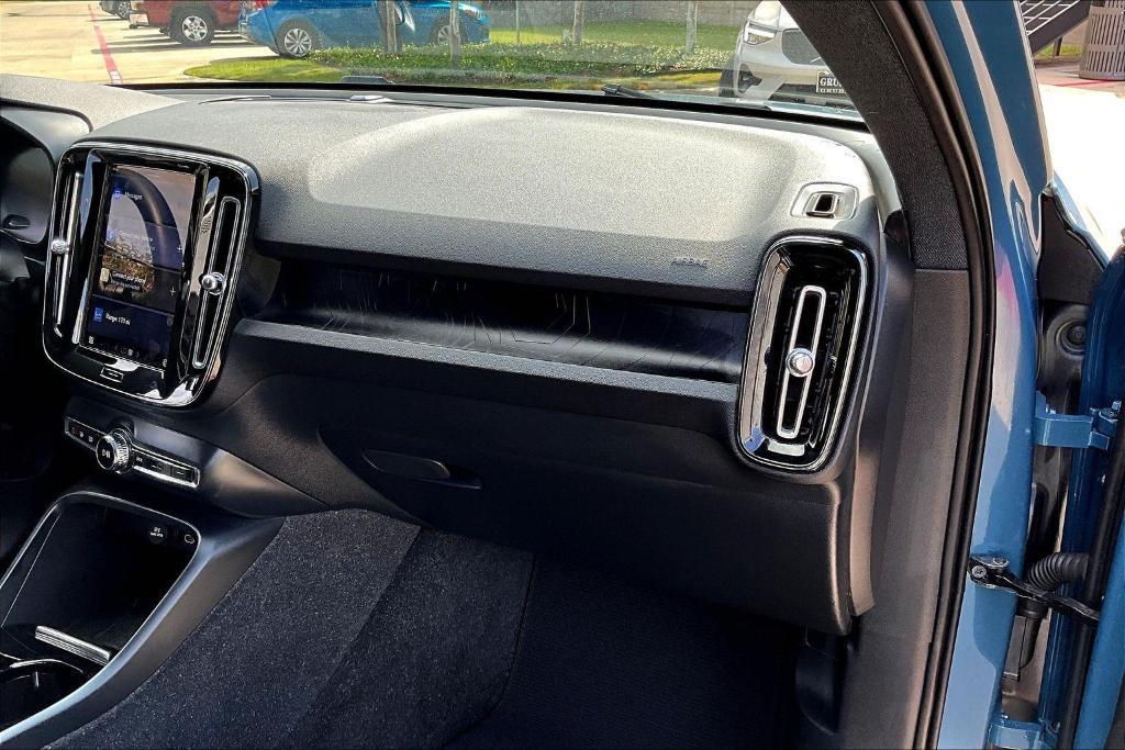 used 2023 Volvo C40 Recharge Pure Electric car, priced at $27,875