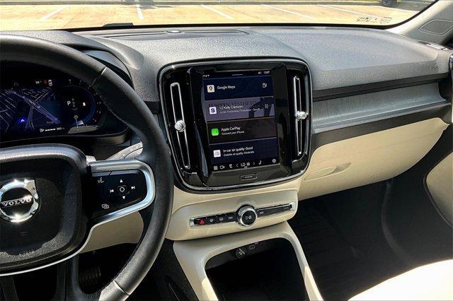 new 2025 Volvo XC40 car, priced at $40,065