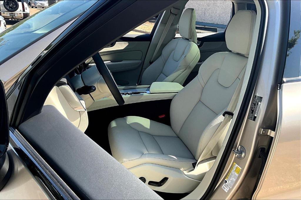 new 2025 Volvo XC60 car, priced at $48,110