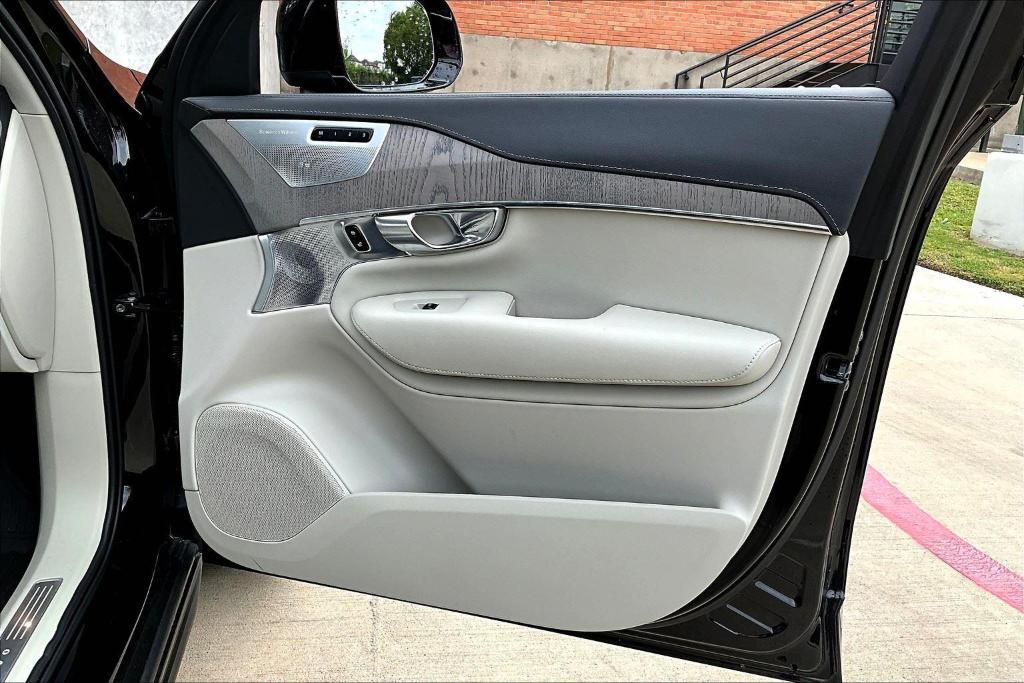 new 2025 Volvo XC90 car, priced at $76,850