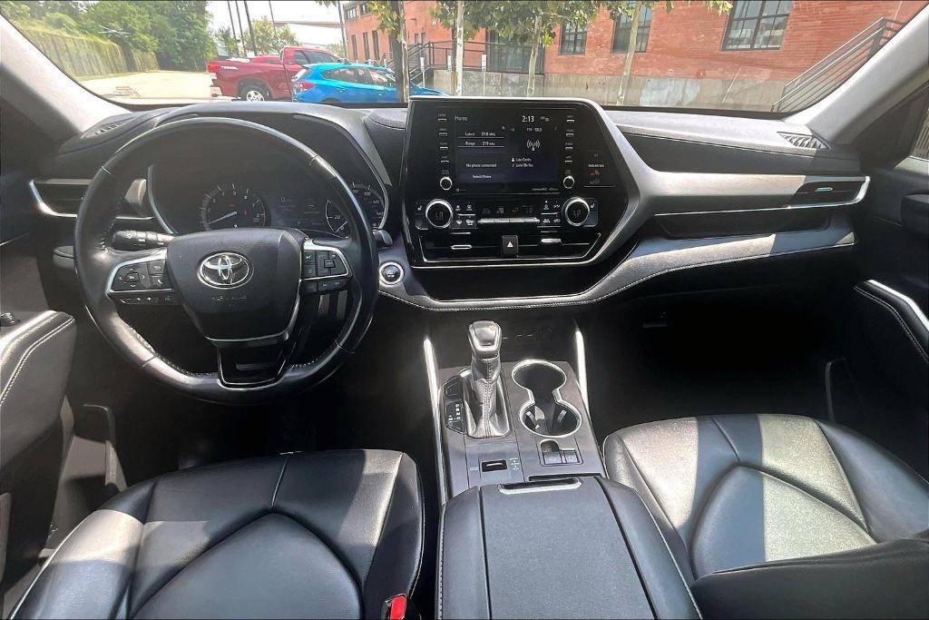 used 2020 Toyota Highlander car, priced at $27,323