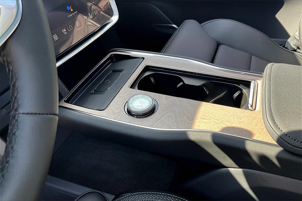 new 2025 Volvo EX90 car, priced at $85,640