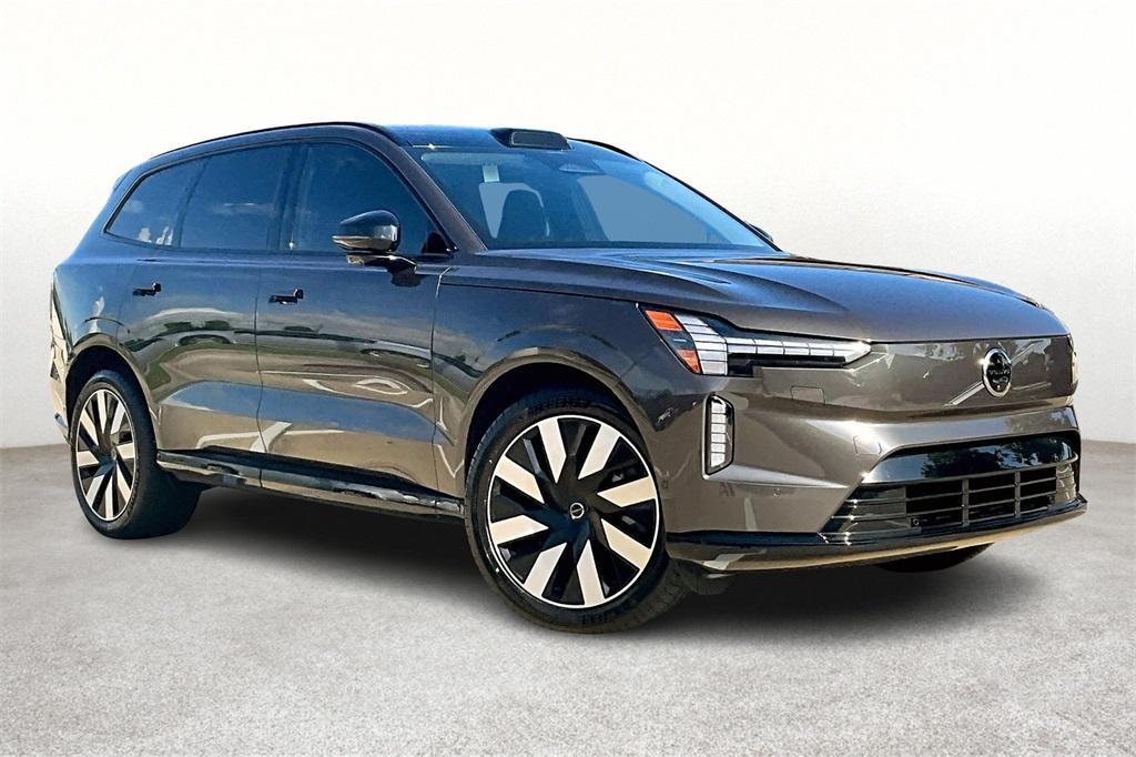 new 2025 Volvo EX90 car, priced at $85,640