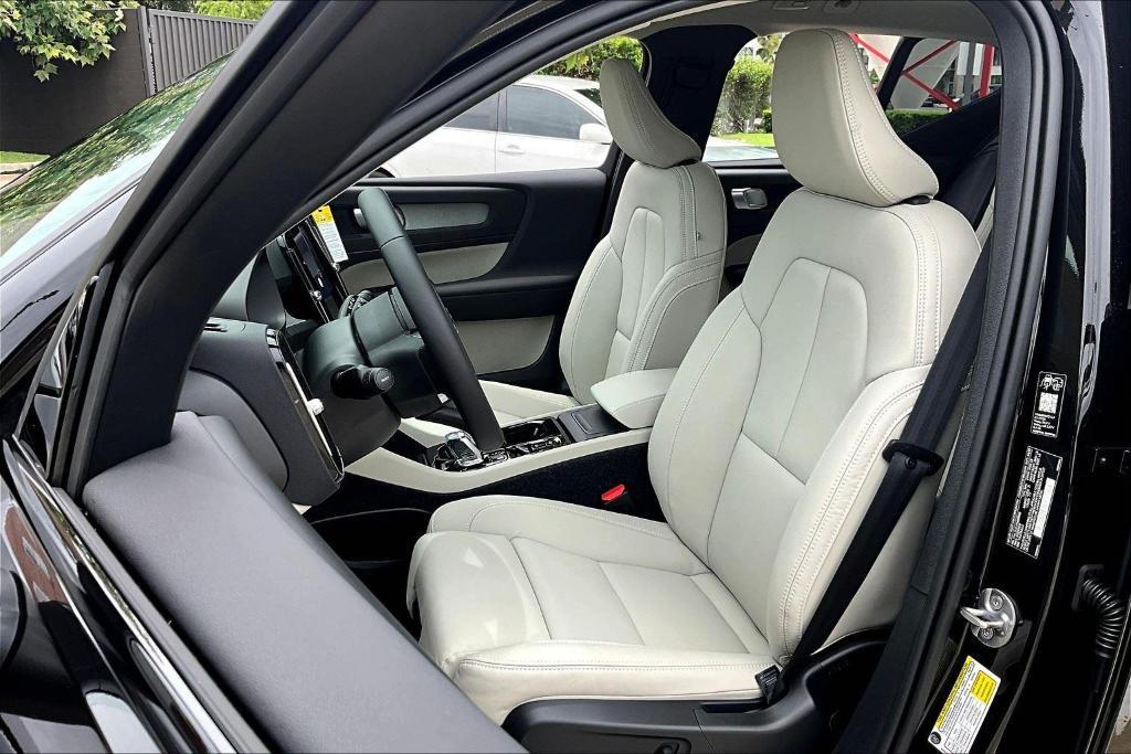new 2026 Volvo XC40 car, priced at $49,800