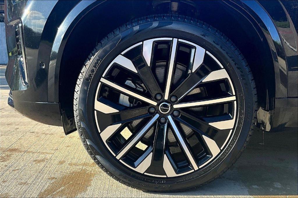 used 2025 Volvo XC90 car, priced at $51,014