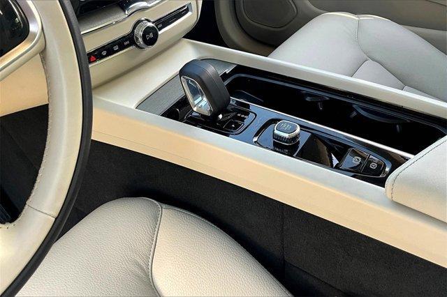 new 2025 Volvo XC60 Plug-In Hybrid car, priced at $53,035
