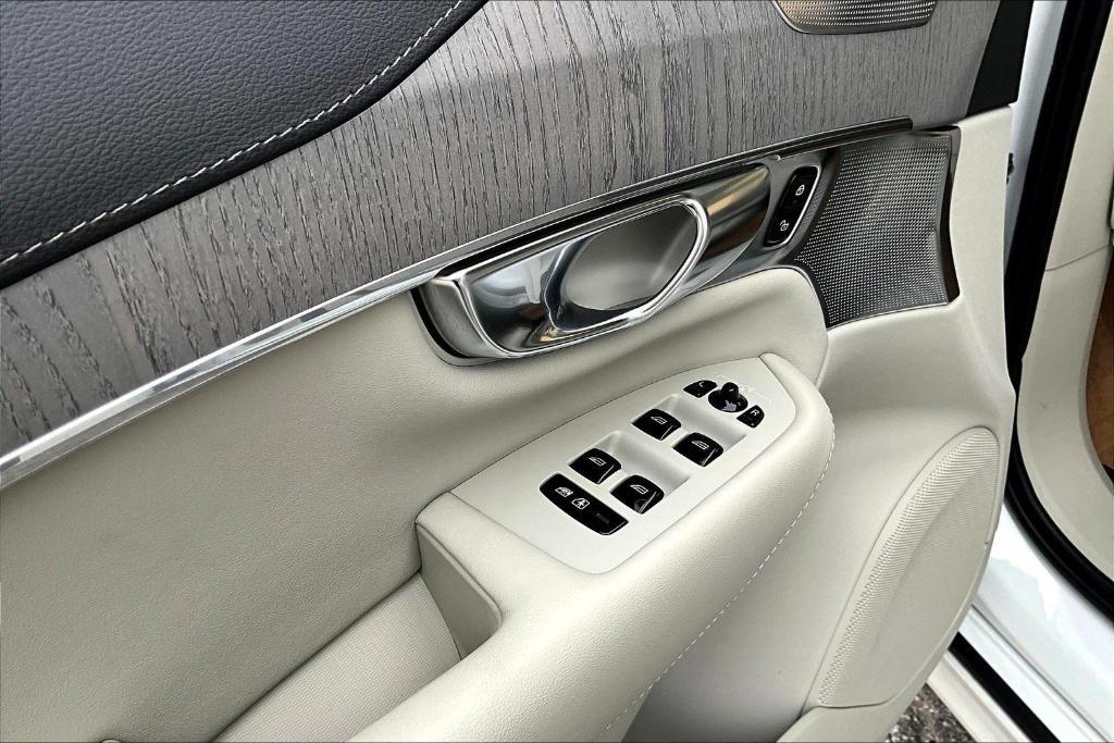 new 2025 Volvo XC90 car, priced at $62,960
