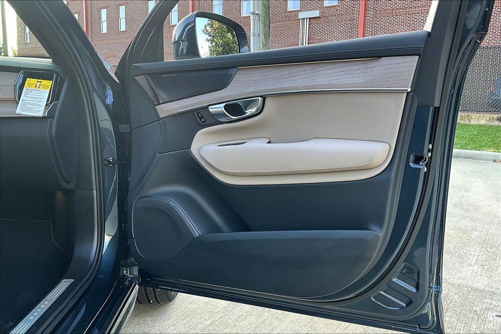 new 2026 Volvo XC90 car, priced at $71,825