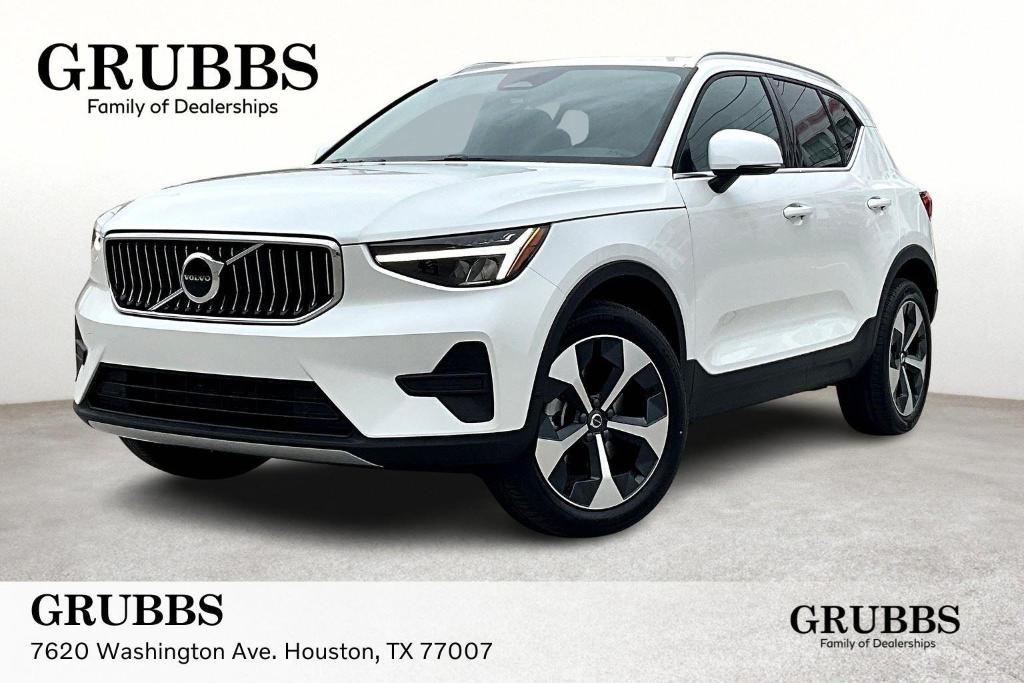 new 2025 Volvo XC40 car, priced at $44,845