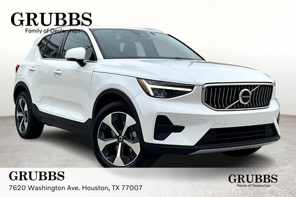 new 2025 Volvo XC40 car, priced at $44,845
