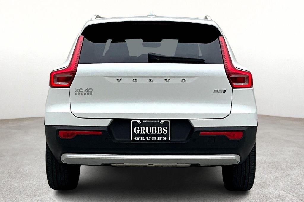 new 2025 Volvo XC40 car, priced at $44,845
