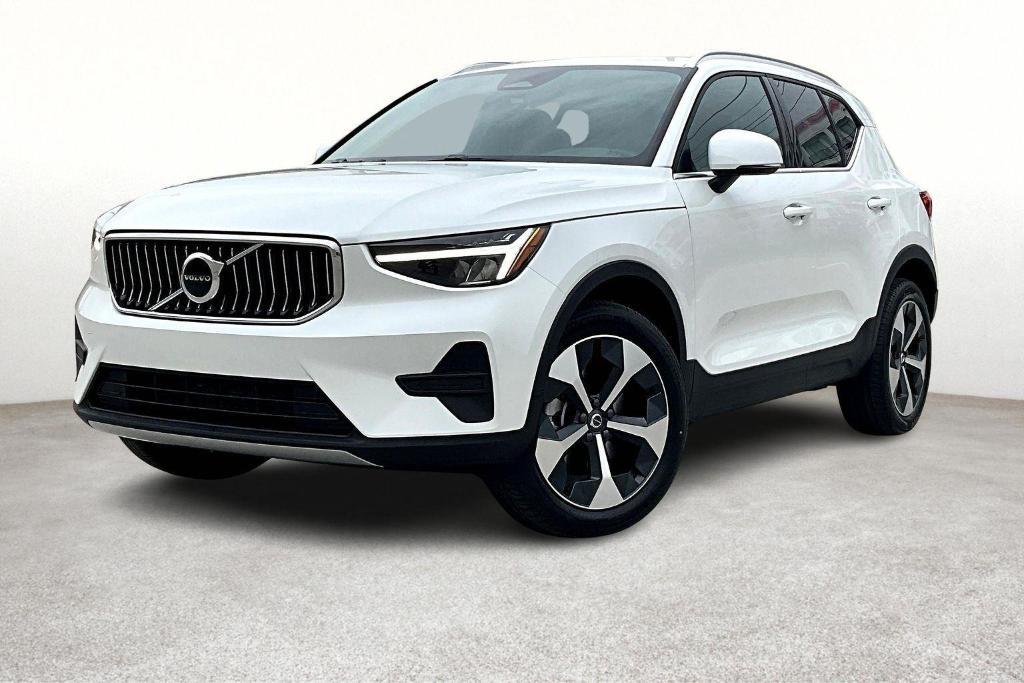 new 2025 Volvo XC40 car, priced at $44,845