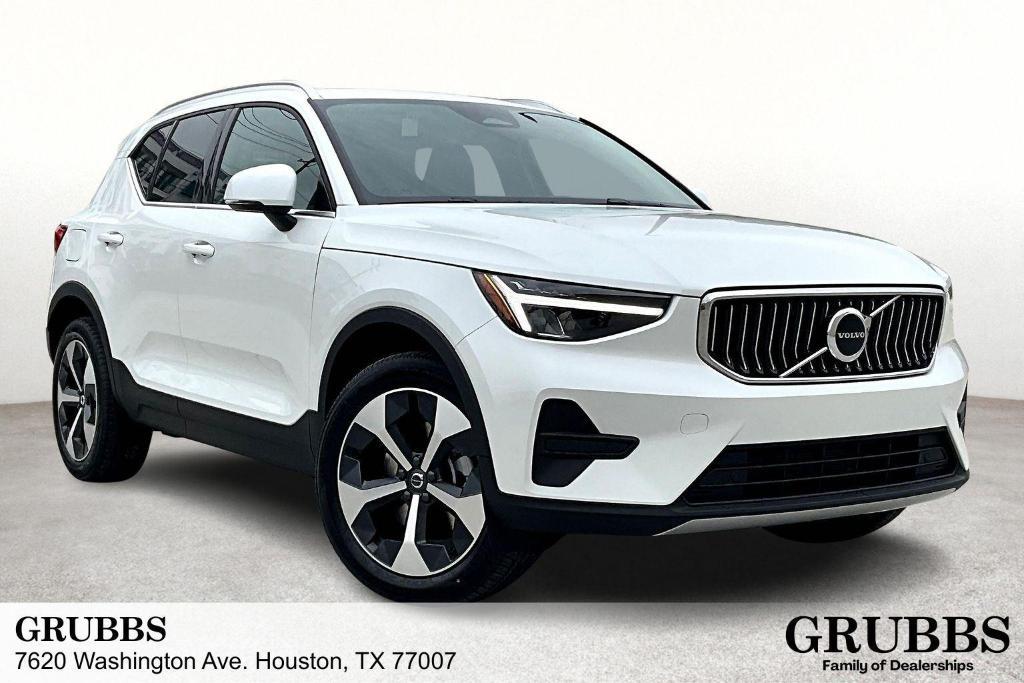 new 2025 Volvo XC40 car, priced at $44,845