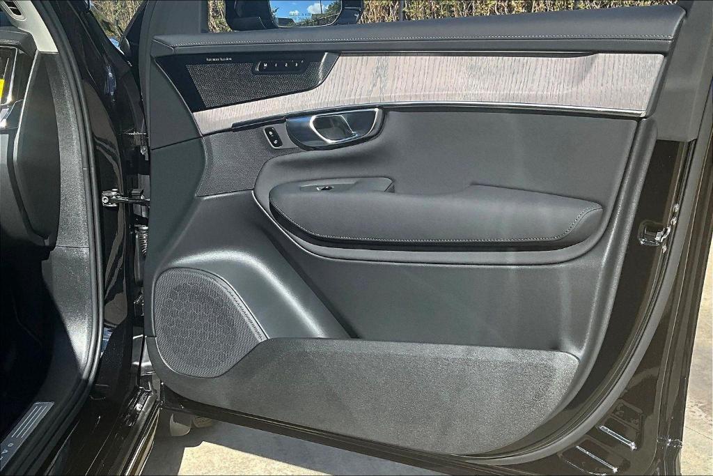 new 2026 Volvo XC90 car, priced at $77,185