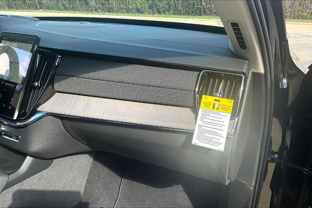 new 2026 Volvo XC90 car, priced at $77,185