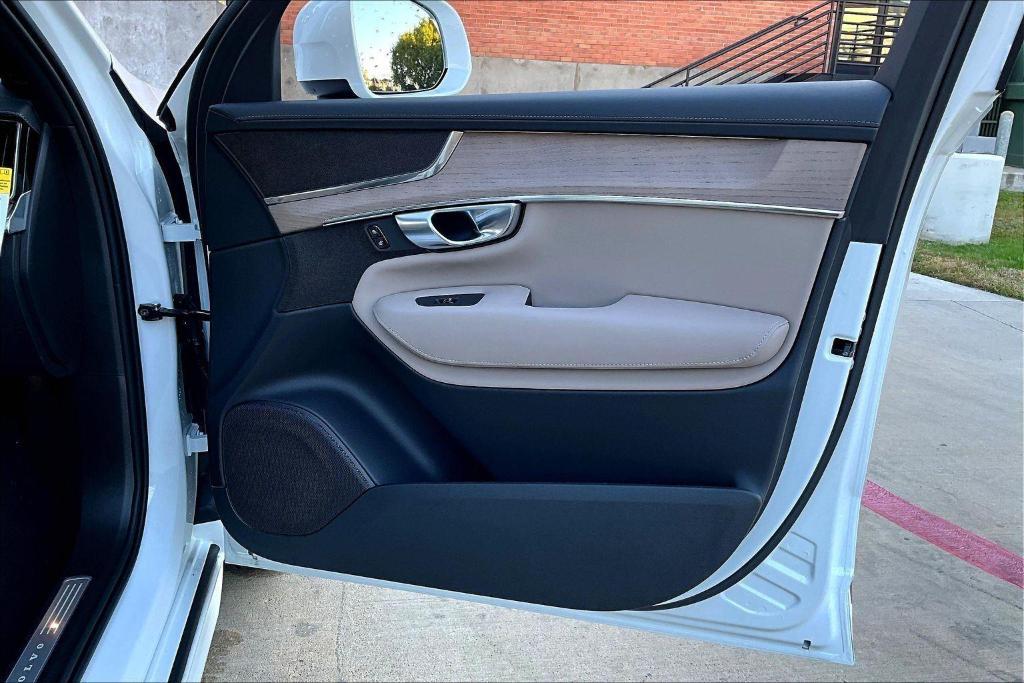 new 2026 Volvo XC90 car, priced at $62,345