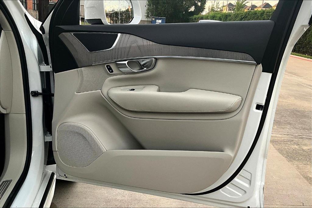 new 2025 Volvo XC90 car, priced at $67,265