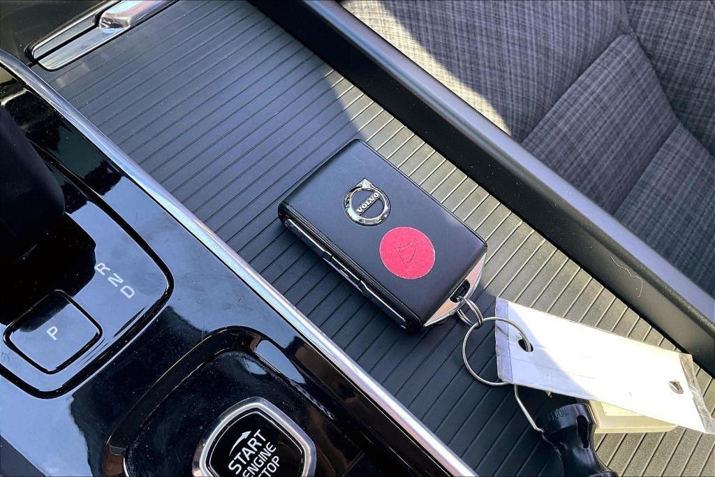 used 2023 Volvo XC60 car, priced at $28,955