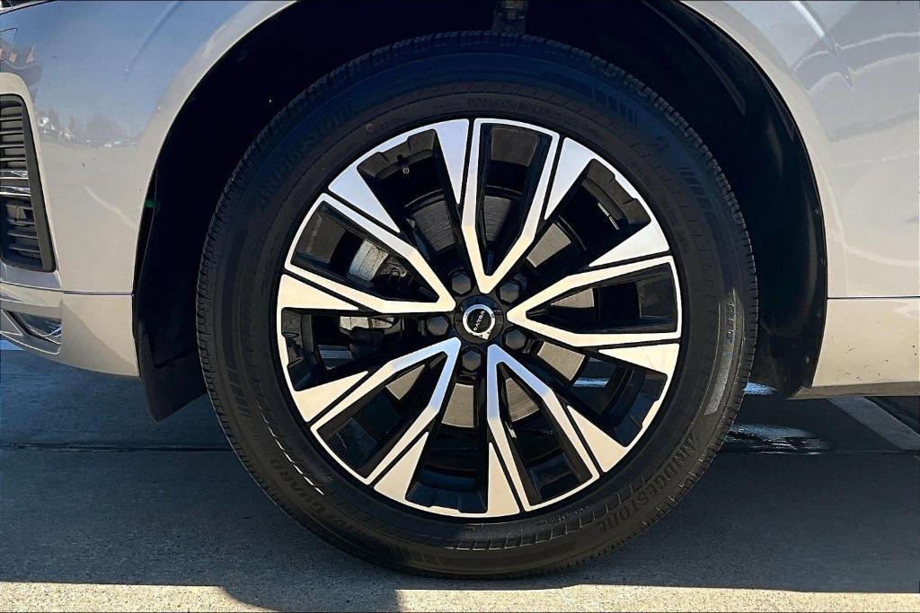 used 2023 Volvo XC60 car, priced at $31,220