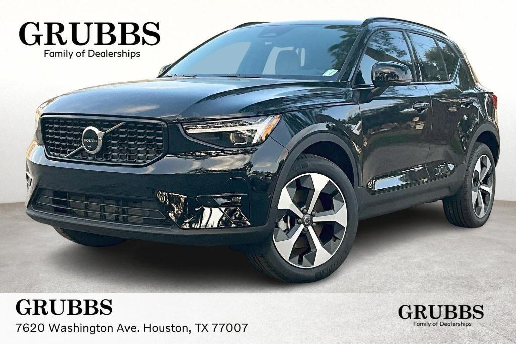 new 2025 Volvo XC40 car, priced at $41,065