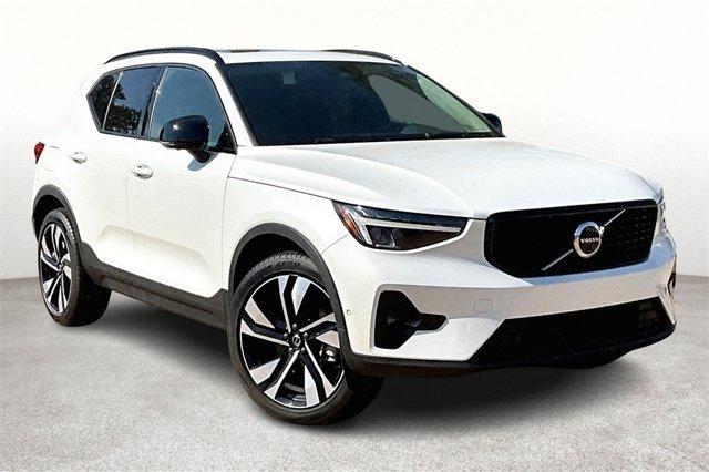 new 2024 Volvo XC40 car, priced at $44,578