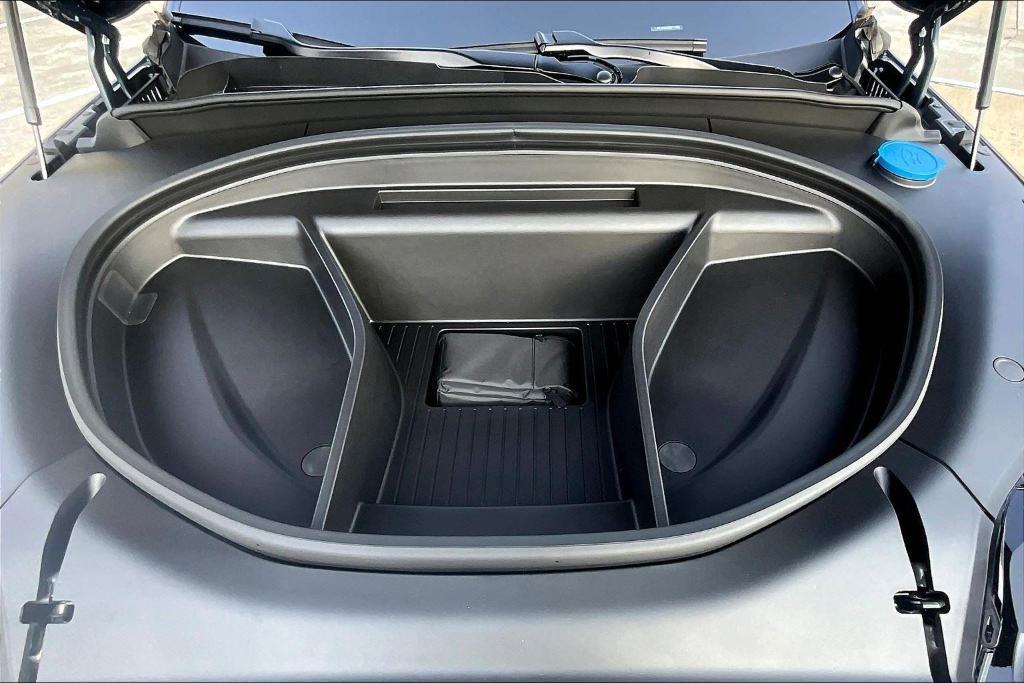 new 2025 Volvo EX90 car, priced at $87,090