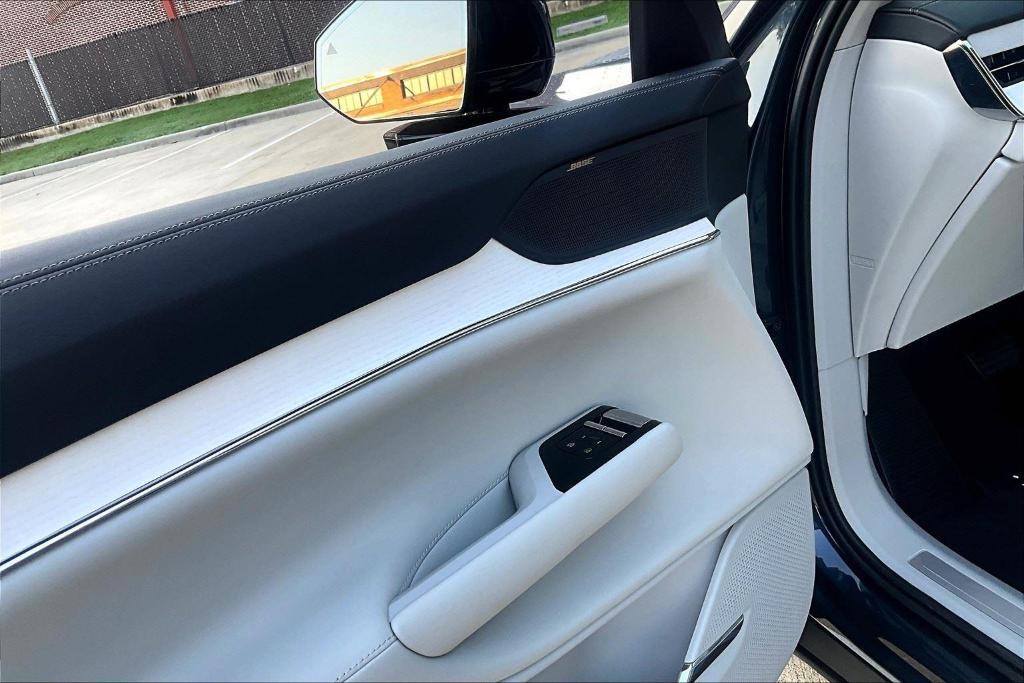 new 2025 Volvo EX90 car, priced at $87,090