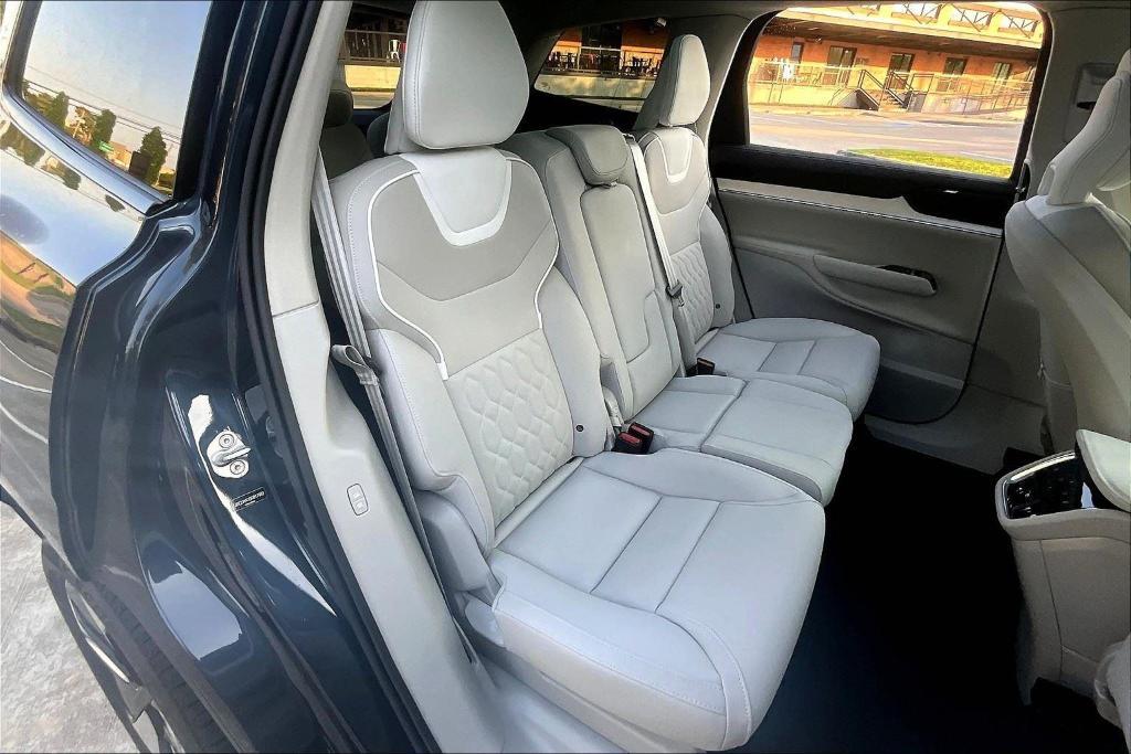 new 2025 Volvo EX90 car, priced at $87,090