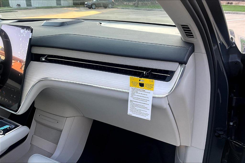 new 2025 Volvo EX90 car, priced at $87,090