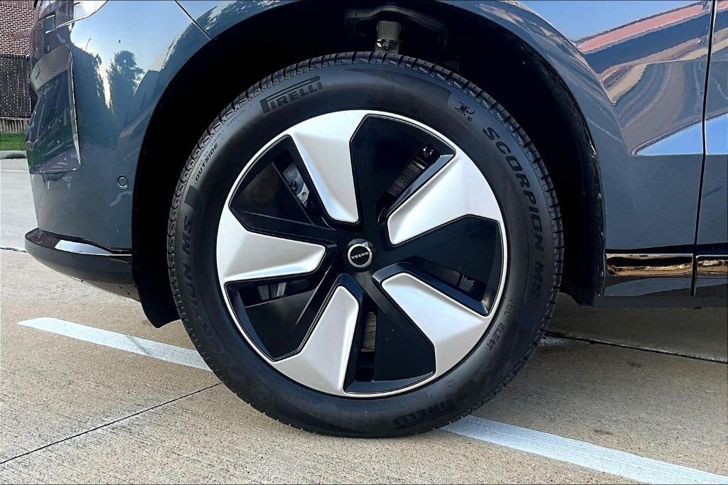 new 2025 Volvo EX90 car, priced at $87,090