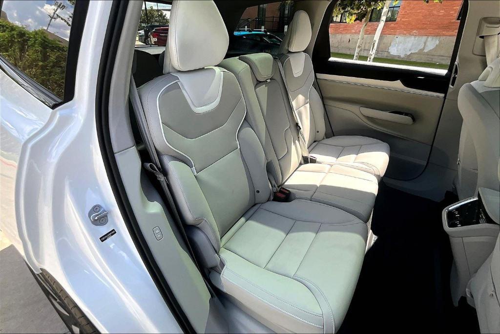 new 2025 Volvo EX90 car, priced at $87,535