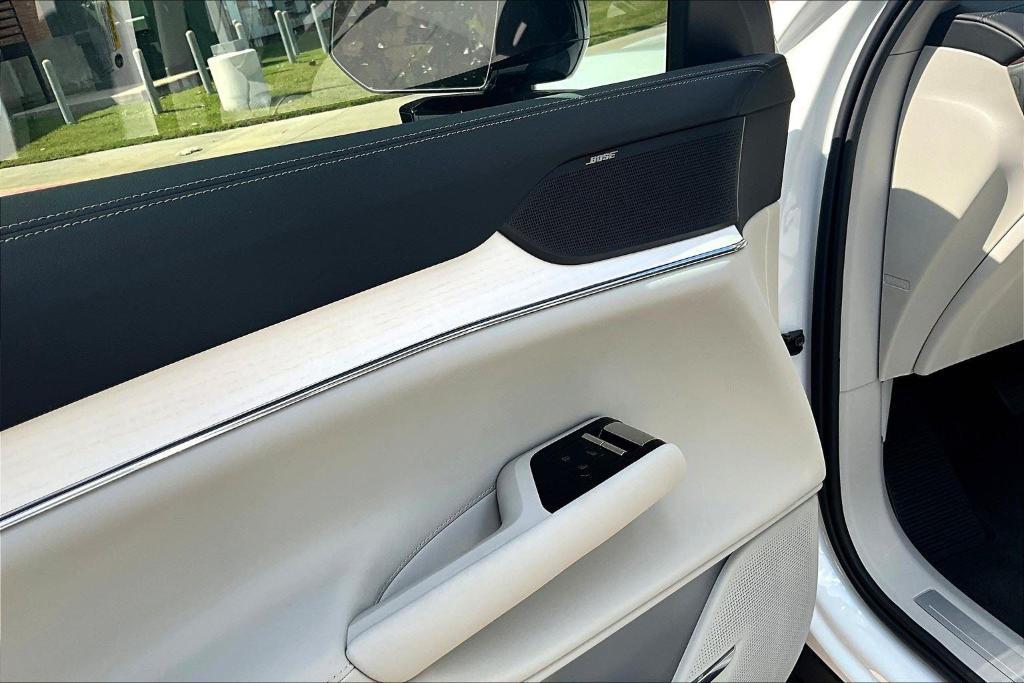 new 2025 Volvo EX90 car, priced at $87,535