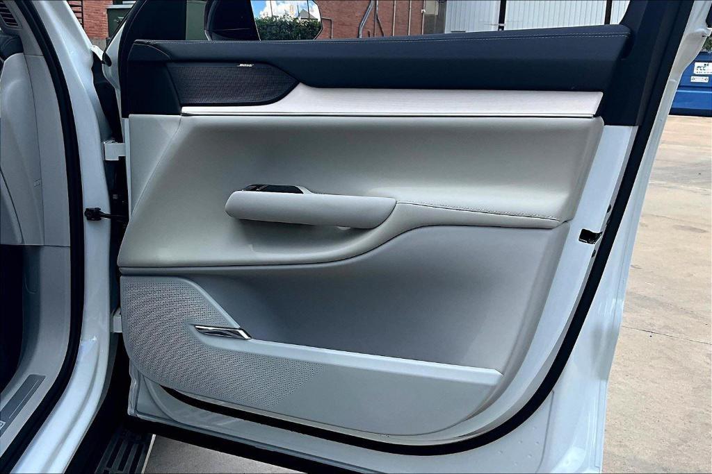 new 2025 Volvo EX90 car, priced at $87,535