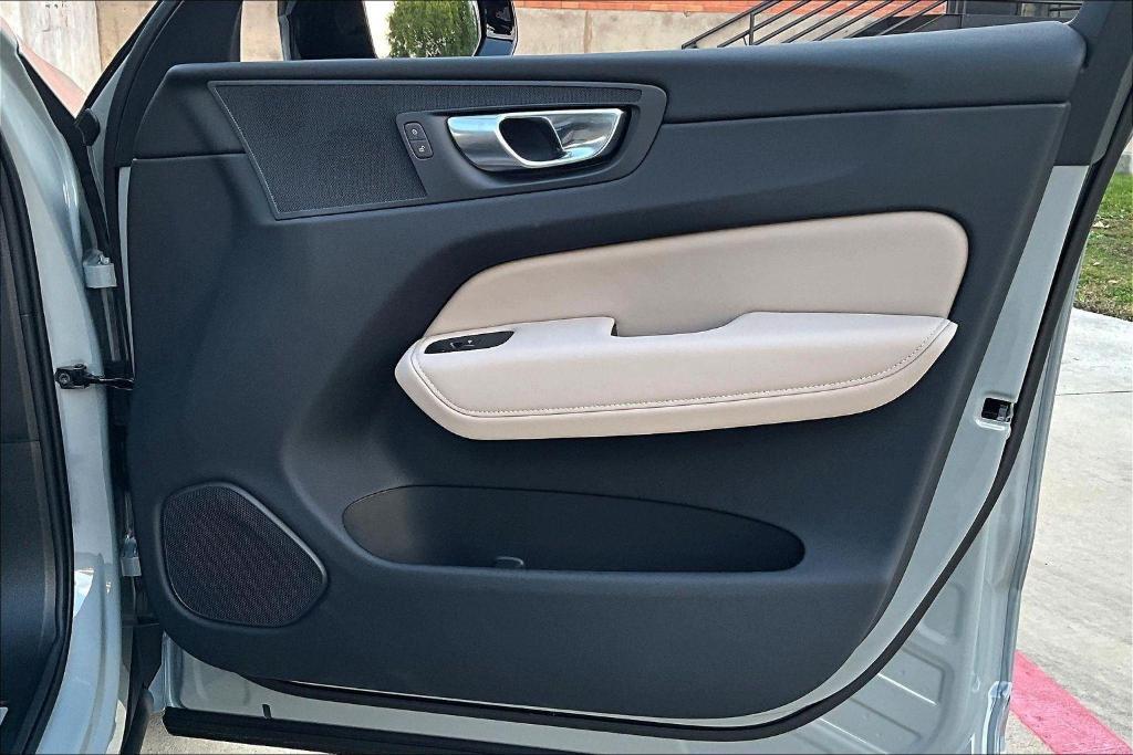 new 2026 Volvo XC60 car, priced at $57,985