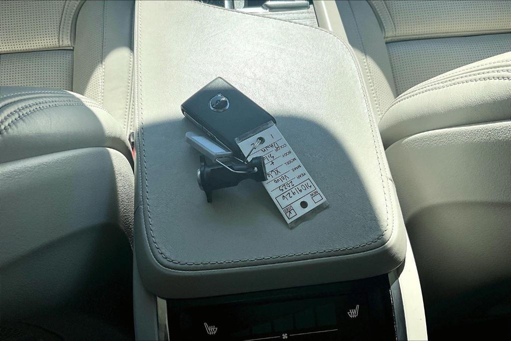 used 2021 Volvo XC90 Recharge Plug-In Hybrid car, priced at $35,795