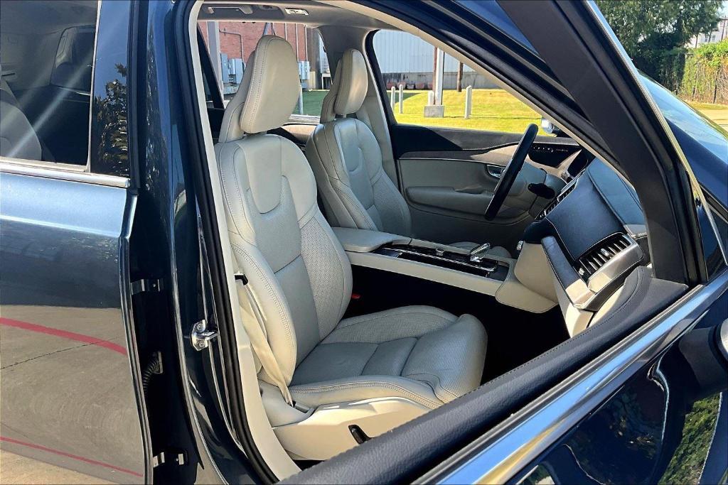 used 2021 Volvo XC90 Recharge Plug-In Hybrid car, priced at $35,795