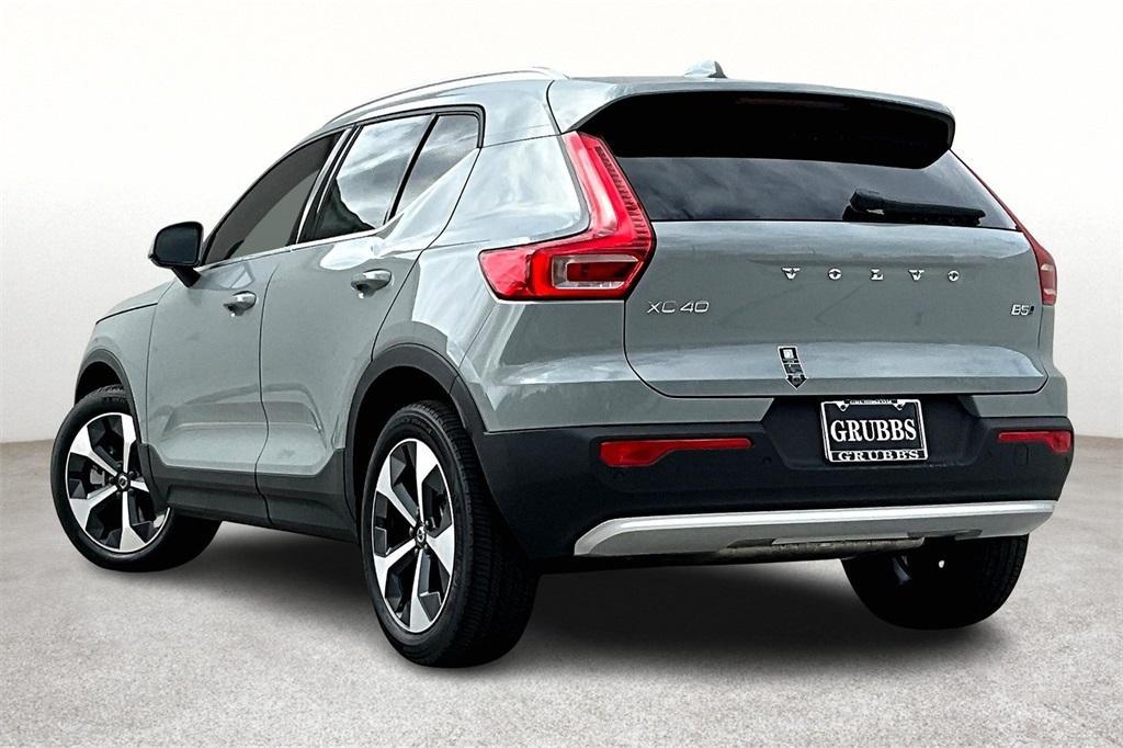 new 2025 Volvo XC40 car, priced at $45,465