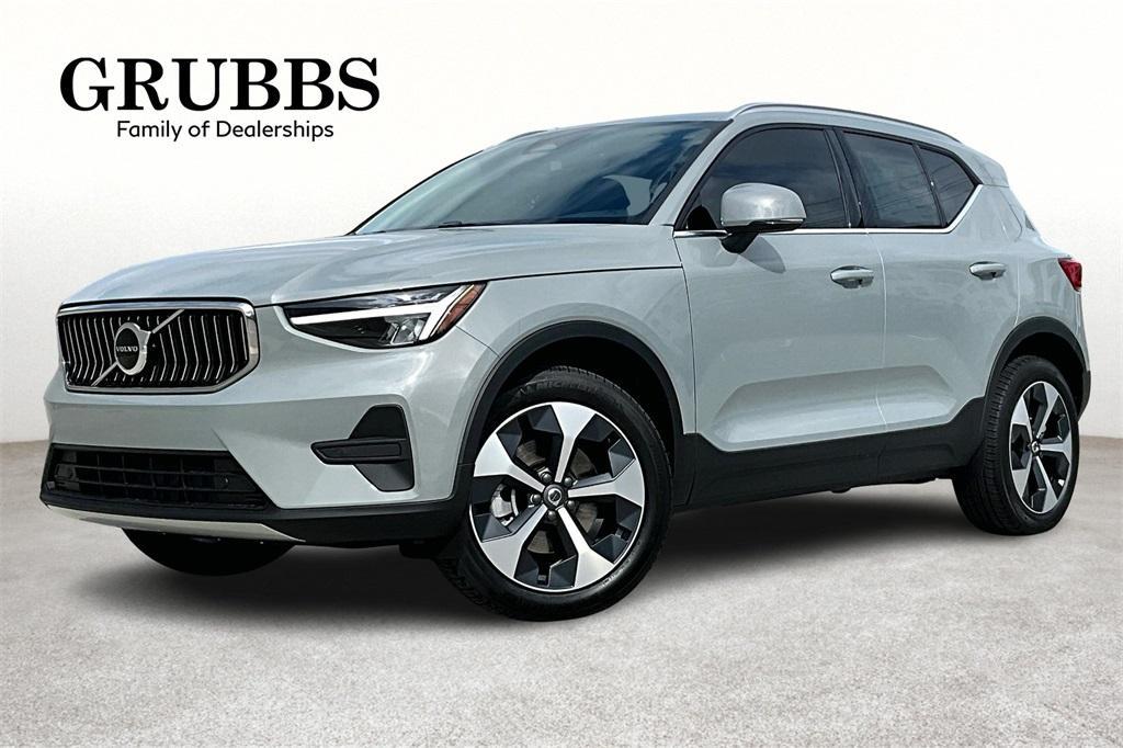 new 2025 Volvo XC40 car, priced at $45,465