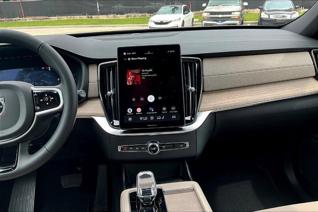 new 2025 Volvo XC90 car, priced at $58,305