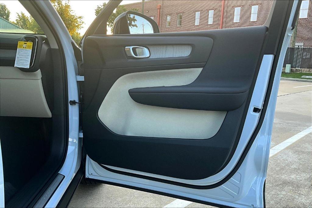 new 2026 Volvo XC40 car, priced at $50,150