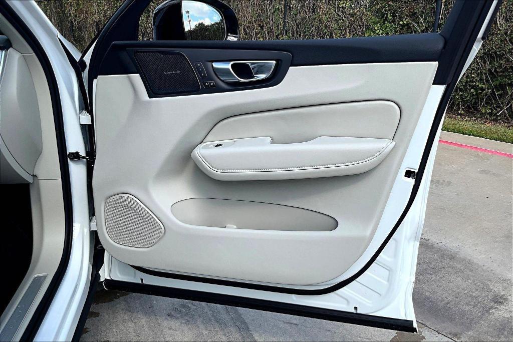 new 2026 Volvo XC60 car, priced at $63,935