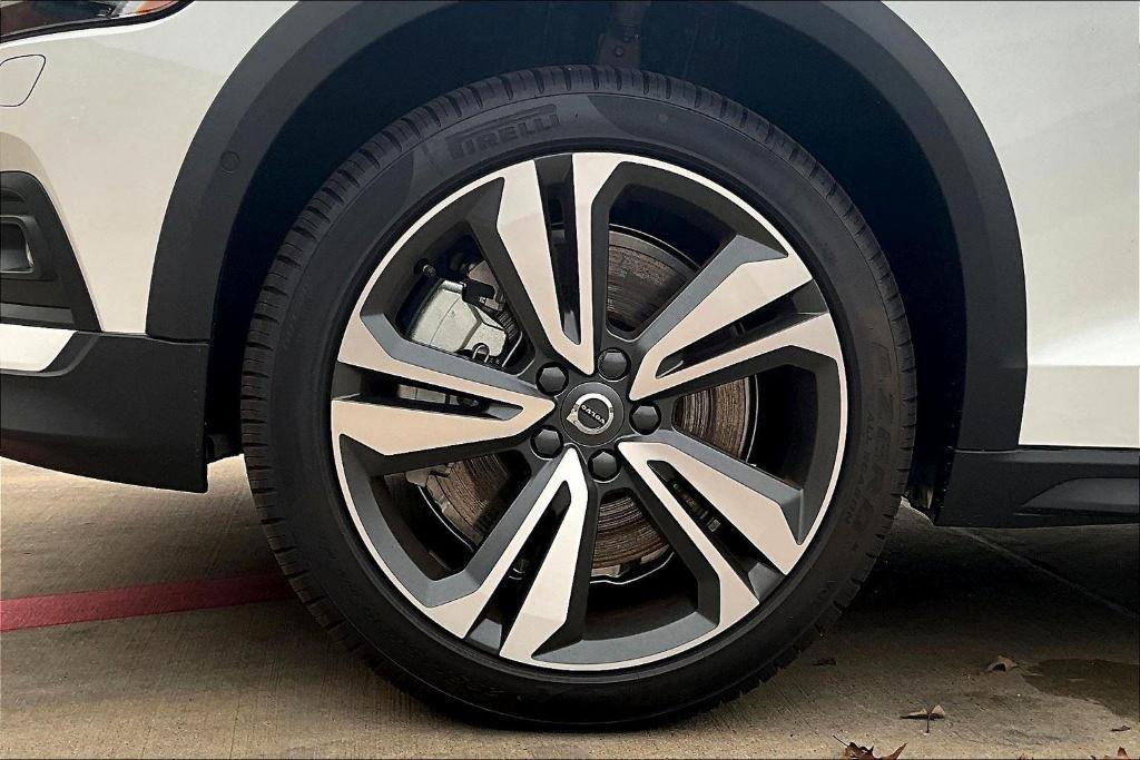 new 2025 Volvo V60 Cross Country car, priced at $51,025
