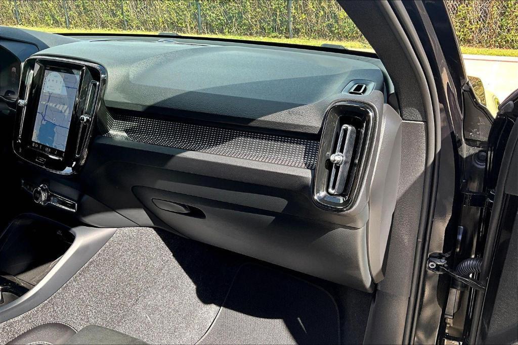 used 2025 Volvo XC40 car, priced at $35,997